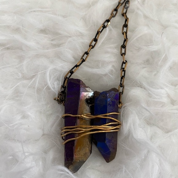 Iodized Crystal & Wire Necklace💎 - Picture 3 of 3